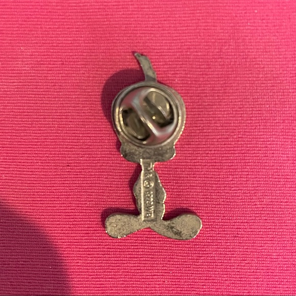 Looney Tunes Pins circa the 90s - Picture 2 of 4